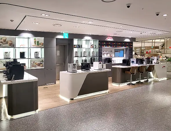 AK플라자 분당점 매장 전경